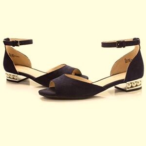 NWOT Alina Black Sandals with low Heels and Pearl Embellishments